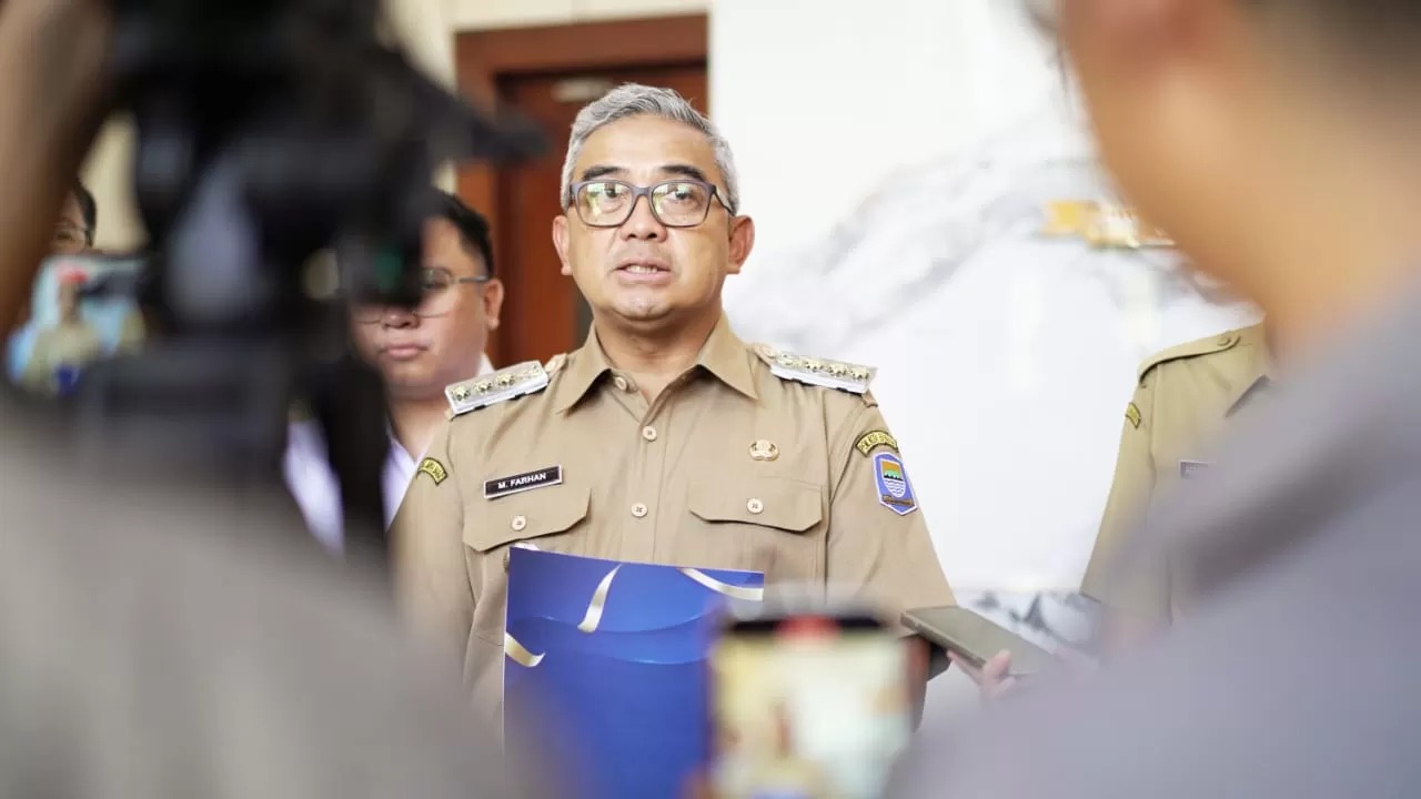 Wali Kota Bandung, Muhammad Farhan mendukung jam malam pelajar dan razia minuman keras demi keamanan generasi muda Bandung. (Foto: Diskominfo Bandung)